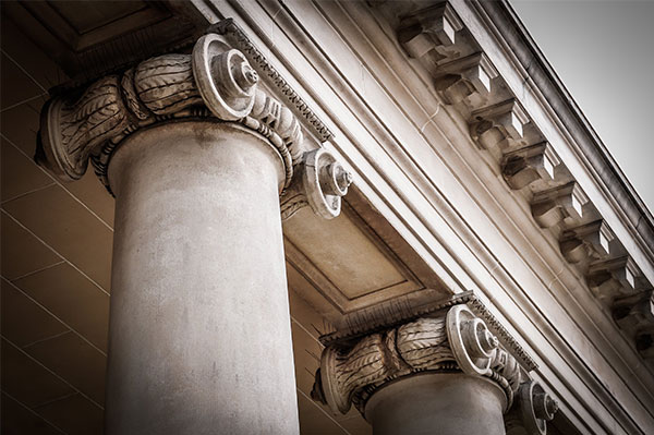 Ilustracja artykulu o oszustwach tradingowych